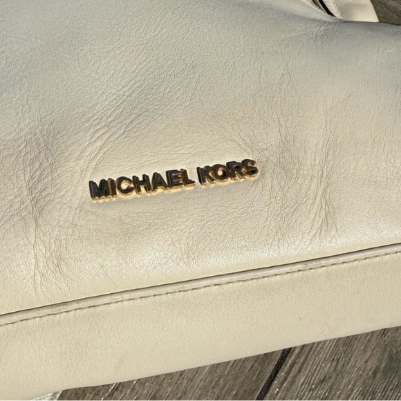 Michael Kors Matilda Large Leather Shoulder Bag - Picture 2 of 12